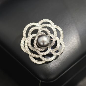 Broșă floare din alamă placată cu aur, zirconii micro-incrustați, placare electrolitică, pentru femei, accesoriu de modă, cadou, fixare, Lansare iarna 2025