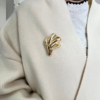 Broșă în formă de frunză din alamă, finisaj electroplacat, stil rece, decorativă și multifuncțională
