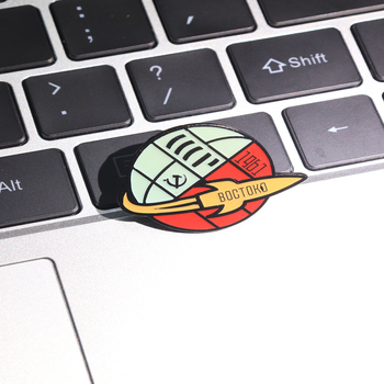 Broșă astronaut 1961 pentru rucsaci, haine și pantaloni — din fier, email, unisex, lansare iarna 2025