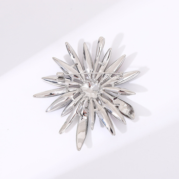 Ženska bakrena broš u obliku cvijeta, korejskog stila, memorijalni pin (Materijal: bakar; Stil: korejski; Oblik: cvijet; Vrsta: broš; Funkcija: memorijal)