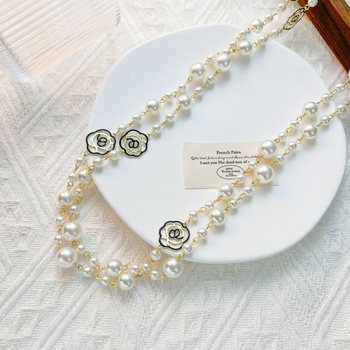 Μακρύ κολιέ για πουλόβερ με μοτίβο λουλουδιού, αλυσίδα με χάντρες, γυάλινα ένθετα και επένδυση από κράμα με τεχνητές πέτρες