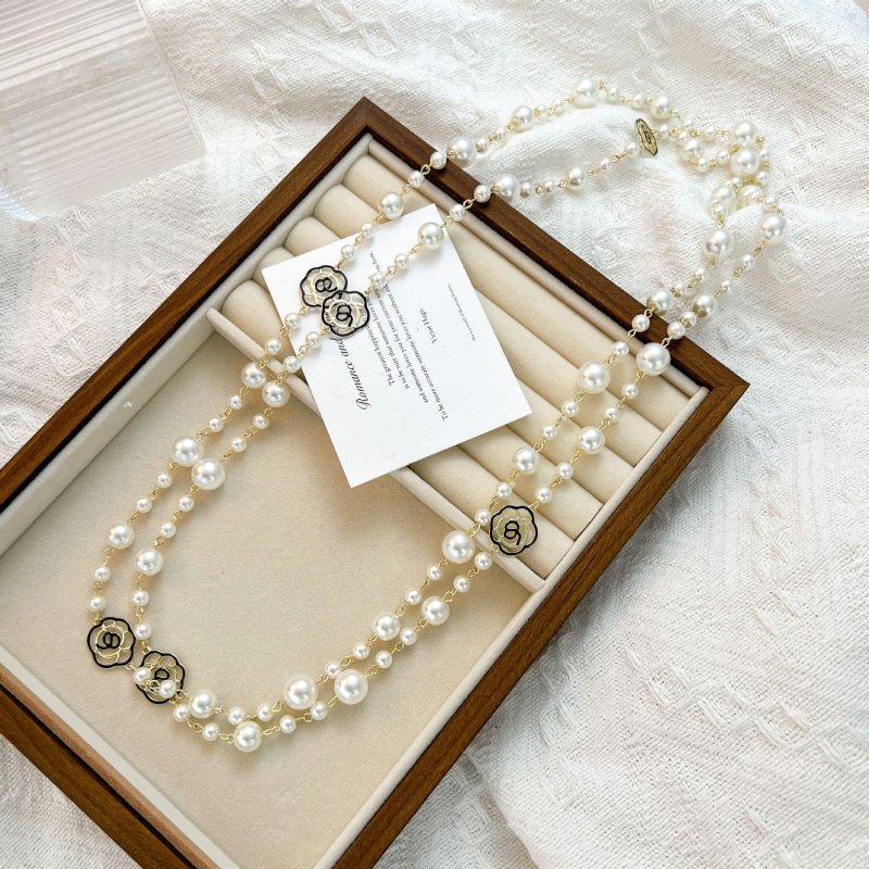 Μακρύ κολιέ για πουλόβερ με μοτίβο λουλουδιού, αλυσίδα με χάντρες, γυάλινα ένθετα και επένδυση από κράμα με τεχνητές πέτρες