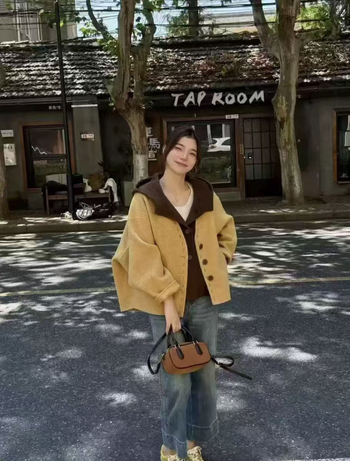 Ženski vuneni kaput s kapuljačom, labav kroj, duge rukave, jesen 2025