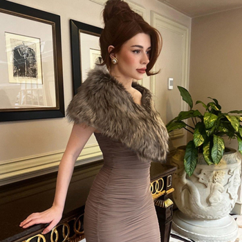 Šal od prave krzna | Jednobojan, jednostavna tkanina, završetak tie-dye, produženi stil | Zadržava toplinu, pogodan za zimu, proljeće i jesen