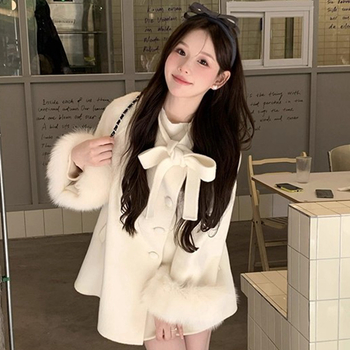 Sieviešu vilnas mētelis ar CAPE un mezglu - patchwork detaļa, vidēja garuma, brīvs piegriezums, pusatvērts apkaklis, garas piedurknes