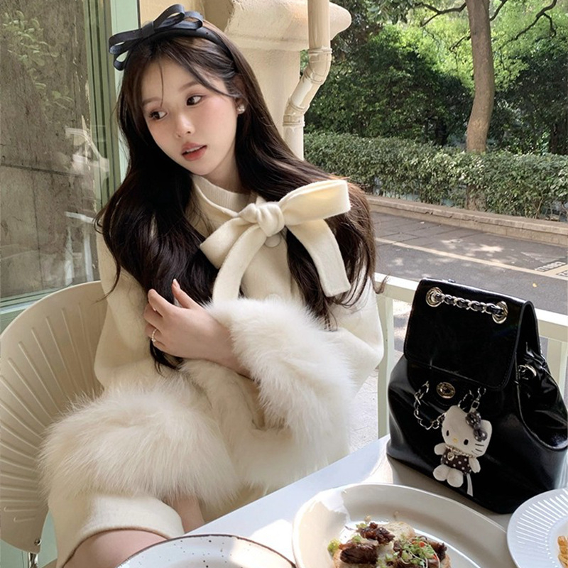 Sieviešu vilnas mētelis ar CAPE un mezglu - patchwork detaļa, vidēja garuma, brīvs piegriezums, pusatvērts apkaklis, garas piedurknes