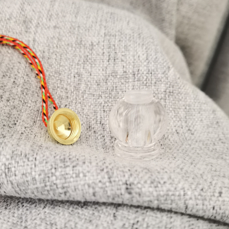 Colier cu pandantiv Gawu din acril și pandantiv Sherita – design geometric original