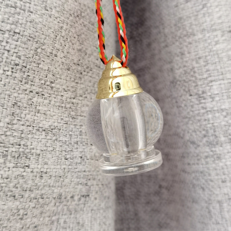 Colier cu pandantiv Gawu din acril și pandantiv Sherita – design geometric original