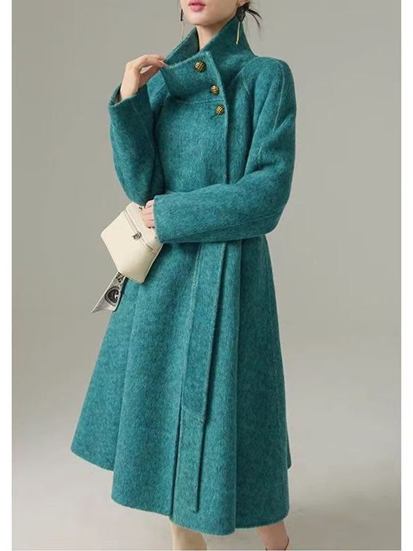 Garš sieviešu vilnas mētelis, bieza auduma, stāvā apkakle, garas piedurknes, vilnas saturs 50–70%, 2024. gada rudens