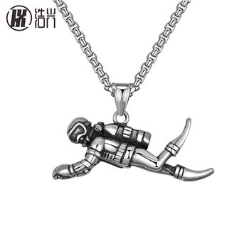 Férfi hosszú medálos nyaklánc — geometriai stílus, titánium acél, márka HAO XING, személyes tendencia (titánium acél; HAO XING; geometriai stílus; személyes tendencia)