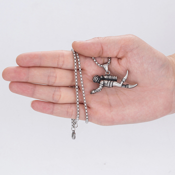 Férfi hosszú medálos nyaklánc — geometriai stílus, titánium acél, márka HAO XING, személyes tendencia (titánium acél; HAO XING; geometriai stílus; személyes tendencia)