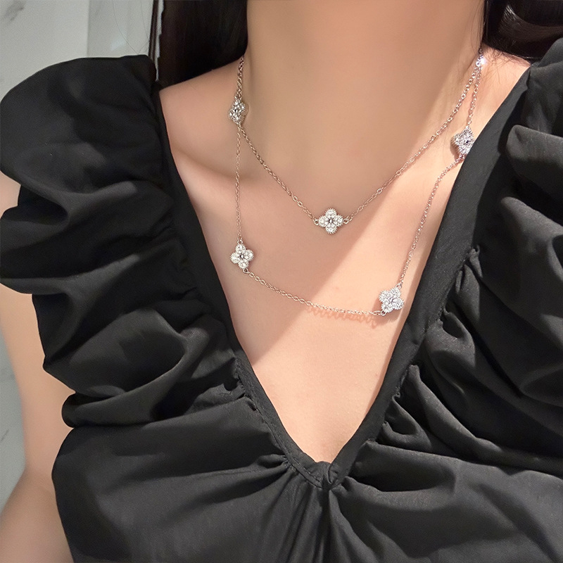 Négylevelű lóhere nyaklánc, hosszú kettős lánccal, ötvözet anyag, egyedi stílus, termékkód 7033, nyári megjelenés 2025