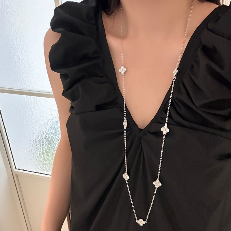 Négylevelű lóhere nyaklánc, hosszú kettős lánccal, ötvözet anyag, egyedi stílus, termékkód 7033, nyári megjelenés 2025