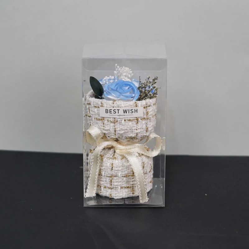 Mini buchet de trandafiri într-o cutie cadou cu flori de săpun — stil coreean, varietate de trandafiri, gata pentru cadou, cadou pentru festival