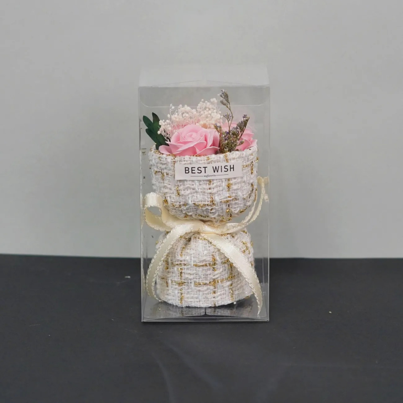 Mini buchet de trandafiri într-o cutie cadou cu flori de săpun — stil coreean, varietate de trandafiri, gata pentru cadou, cadou pentru festival