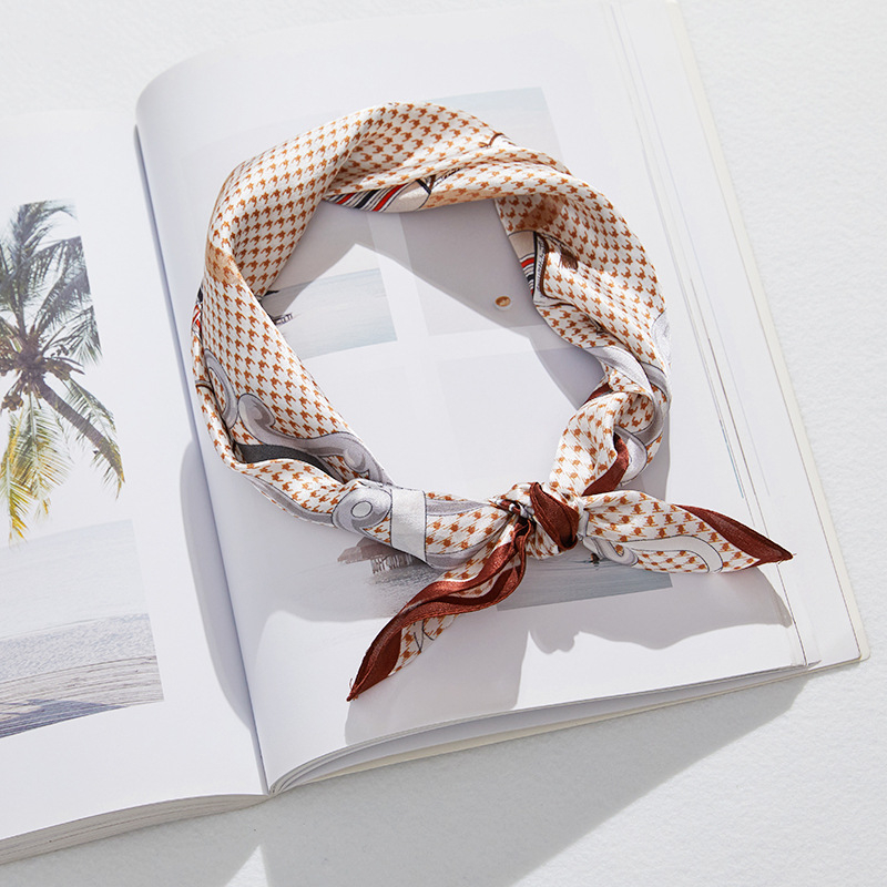 Копринен квадратен шал, сатенена тъкан, стил моден офис, печат, за лято