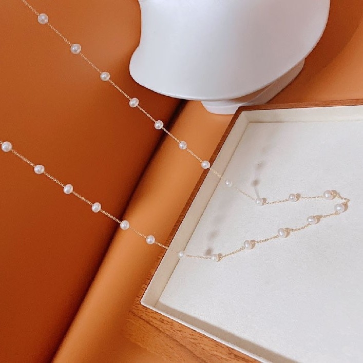 Κολιέ με μαργαριτάρια γλυκού νερού 4–5 mm, επίχρυσο 14K, σχέδιο Αστροφεγγιά, κατάλληλο για layering