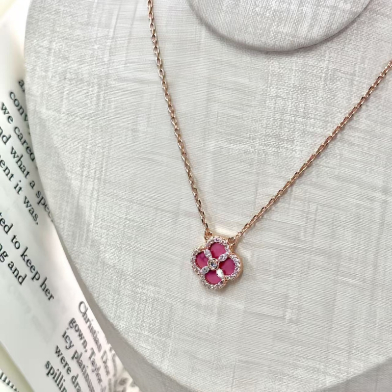 Set colier, brățară și cercei în formă de patru foi, din cupru cu placare electrolitică, pentru femei