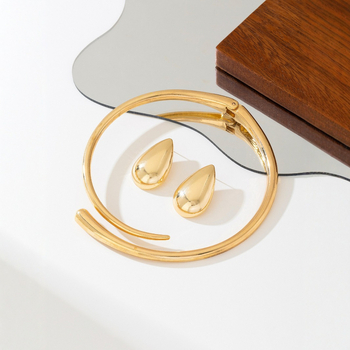 Punk geometrijski ogrlica-choker, lanac od cinkove zliatine, privjesak od legure, ljeto 2024 izdanje