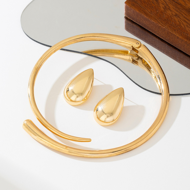 Punk geometrijski ogrlica-choker, lanac od cinkove zliatine, privjesak od legure, ljeto 2024 izdanje