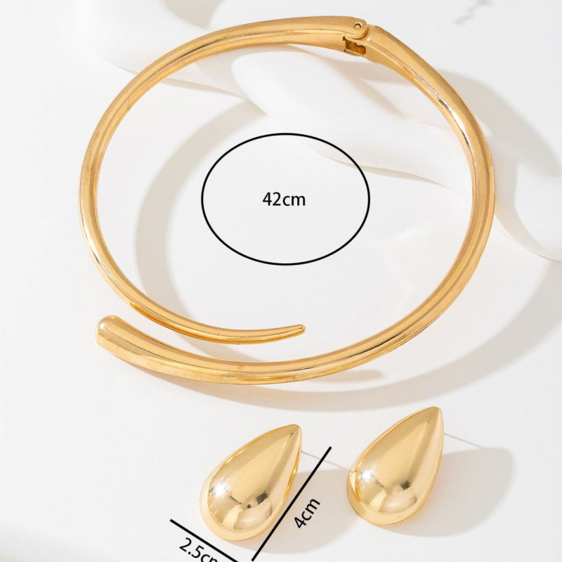 Punk geometrijski ogrlica-choker, lanac od cinkove zliatine, privjesak od legure, ljeto 2024 izdanje