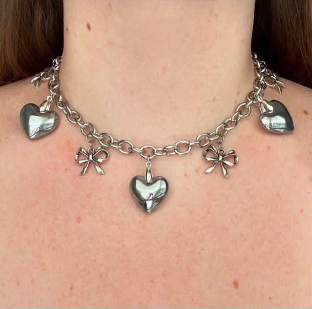 Colier cu inimă, design nod papion, oțel titan, lanț tip O