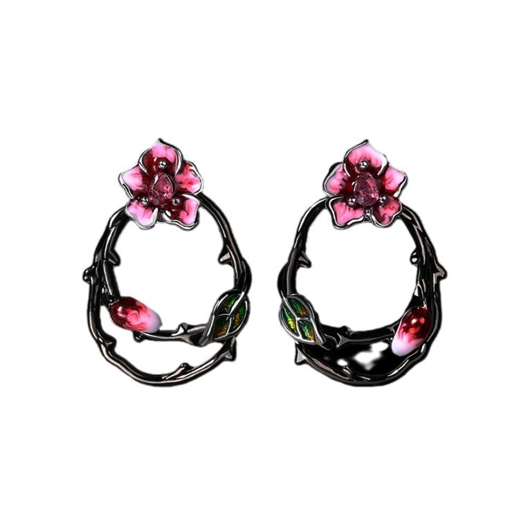 Gotski bakreni set nakita s cvjetnim motivom: naušnice, ogrlica i narukvica, križni lanac i ugradbeni od mješovitih kamenčića