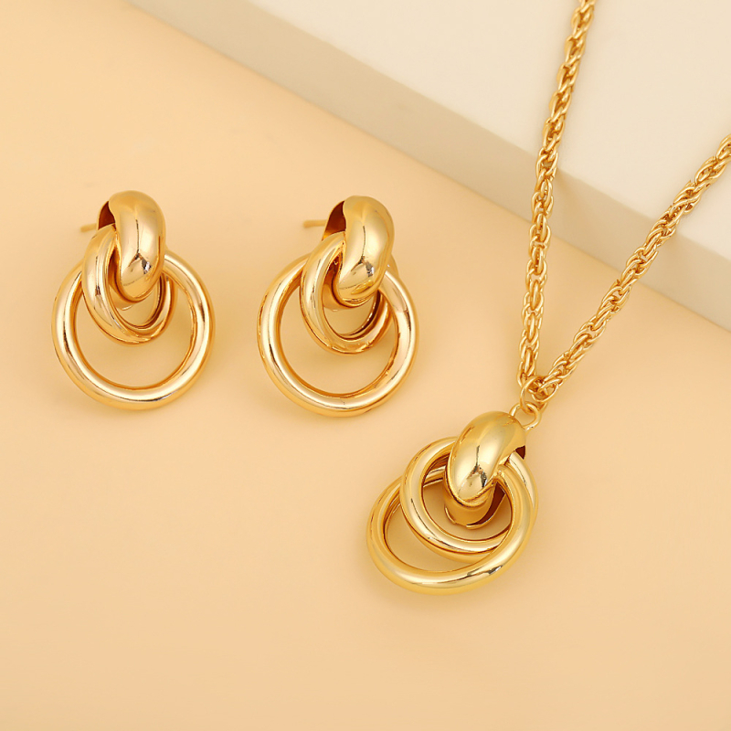 Комплект от обеци и колие: многослойни кръгли обици, материал желязо; висулка желязо; електроплакиране; обикновена верига