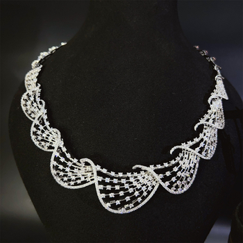 Set nakita: ogrlica i naušnice sa cirkonom – uvijeni lanac, privjesak od legure, cvjetni uzorak, proljeće 2025