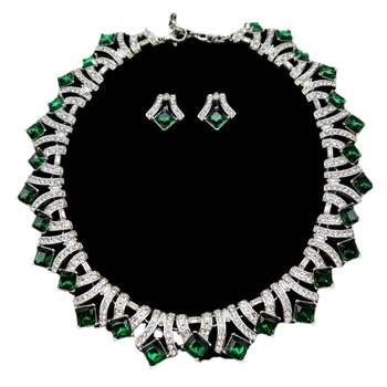 Комплект бижута в ретро дворцов стил: колие и обеци от сплав с инкрустирани полускъп камъни, геометричен мотив