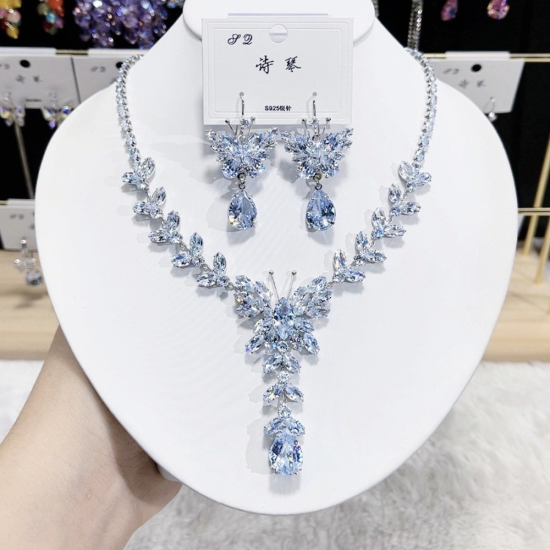 Set colier și cercei cu zirconiu, lanț clavicular, pandant din cupru, design original