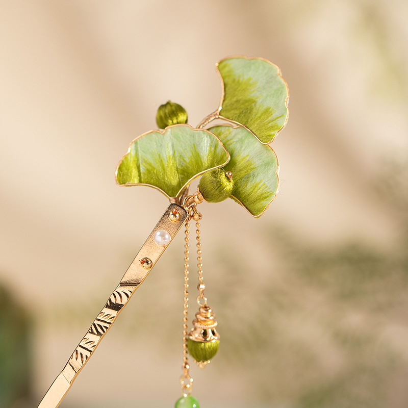 Accesoriu pentru cap – clips pentru păr, în formă de frunză, stil retro cu ciucuri, materiale mixte, primăvara 2025