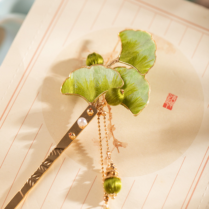 Accesoriu pentru cap – clips pentru păr, în formă de frunză, stil retro cu ciucuri, materiale mixte, primăvara 2025