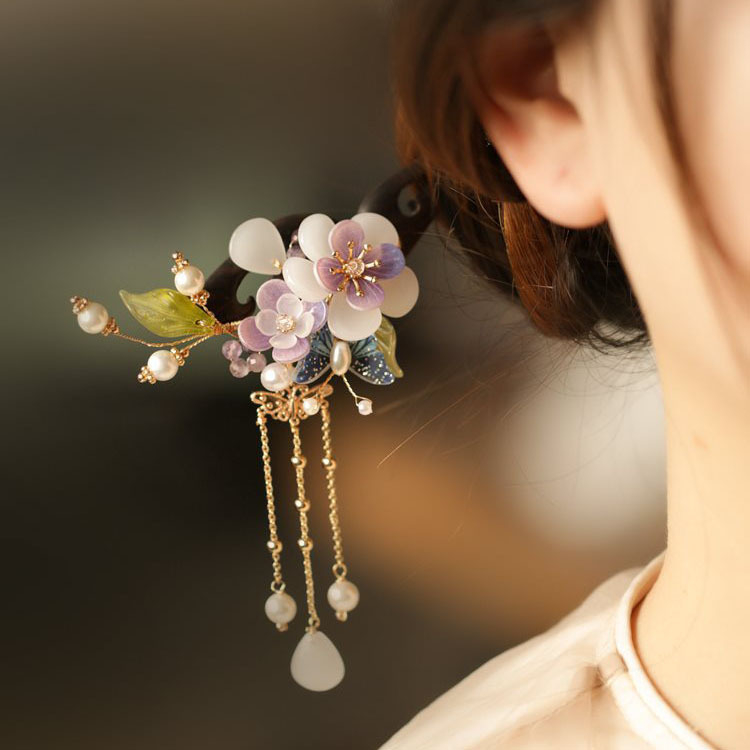 Agrafă de păr din lemn, stil retro, cu detalii florale – potrivită ca dar pentru nuntă sau zi de naștere