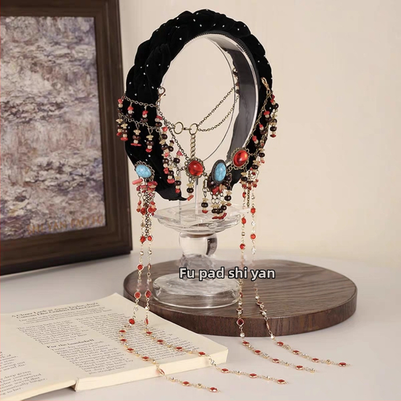 Juukseband | Etniline stiil, eksootiline retro aksessuaar | Materjal: pärlid; Töötlemise tehnoloogia: kudumine; Sobib: lastele; Kategooria: juukse aksessuaarid