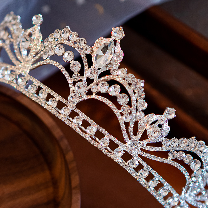 Vjenčani tiara za kosu s rhinestones i biserima, polukružna kruna, elektroplatirano, pojedinačno pakirano, prilagodljivo, pogodno za vjenčanje i rođendan