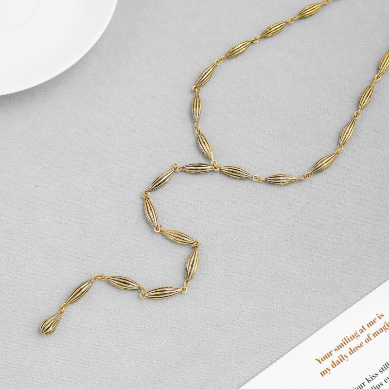 Colier din alamă cu formă bob de cacao, lanț cu mărgele, greutate 71,3 g, stil palat, lansare iarnă 2025