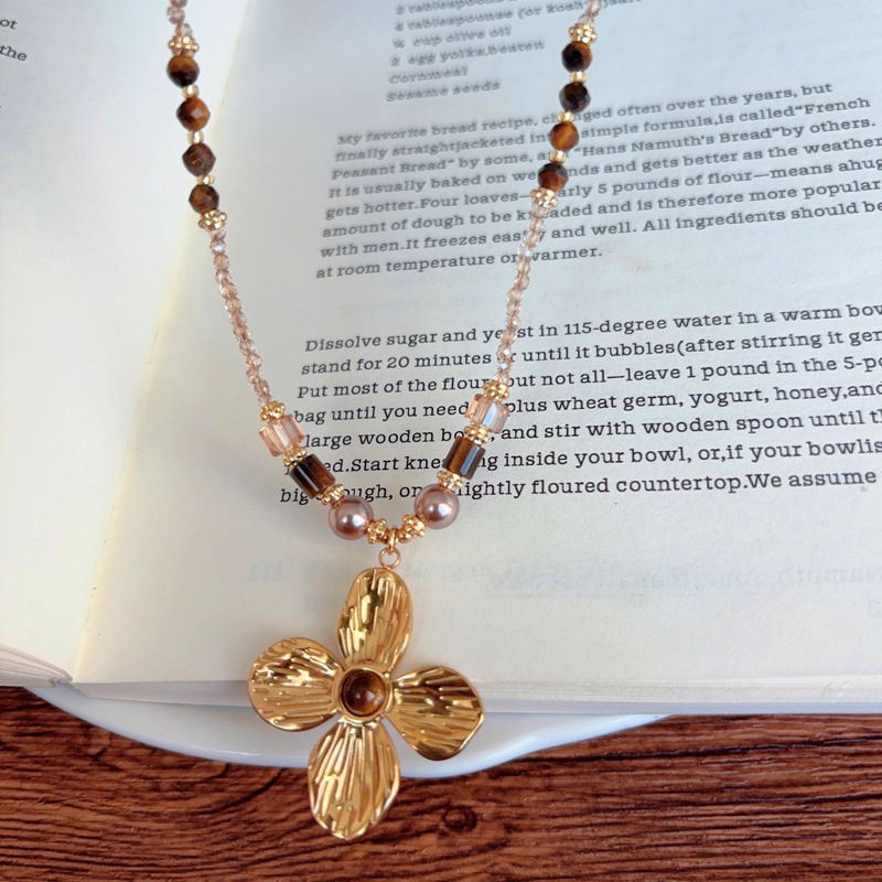 Colier cu piatră ochi de tigru și perle, floare Maillard, șir lung cu mărgele (Materiale: materiale mixte; Tehnică de prelucrare: împletire; Pendent: oțel inoxidabil; Formă: Flori, Geometric; Lanț: șir de mărgele)