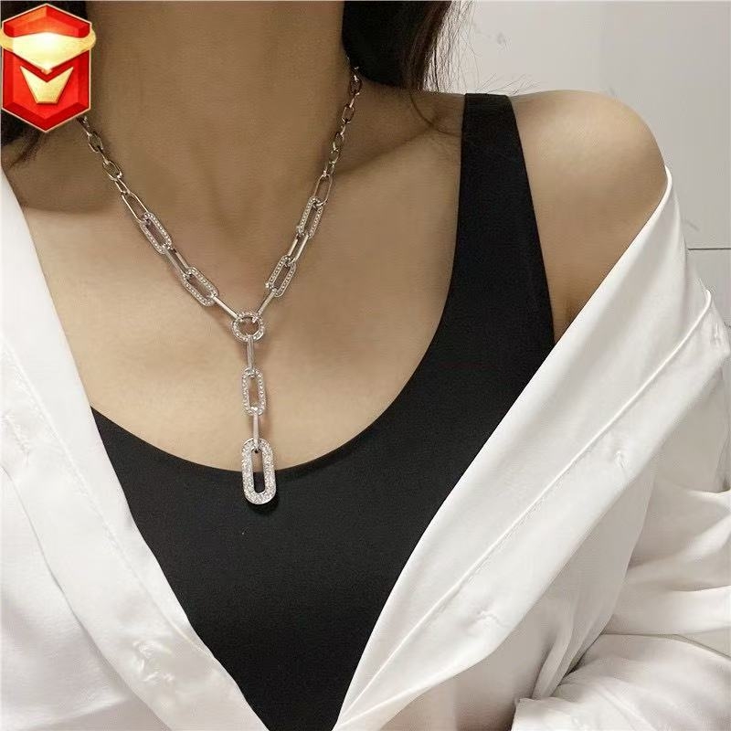Lanț lung pentru pulover din aliaj, cu inserție de diamant, Qiwei, toamnă 2025 (Material: aliaj • Procesare: diamant • Inserție: aliaj • Brand: Qiwei • Lansare: toamnă 2025)