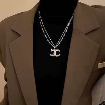 Colier cu litera C dublă, design ușor de lux, aliaj, finisaj diamant, lanț drept, pentru femei, toamna 2024