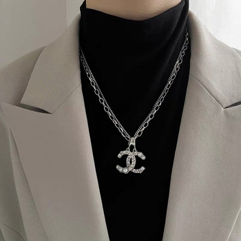 Colier cu litera C dublă, design ușor de lux, aliaj, finisaj diamant, lanț drept, pentru femei, toamna 2024