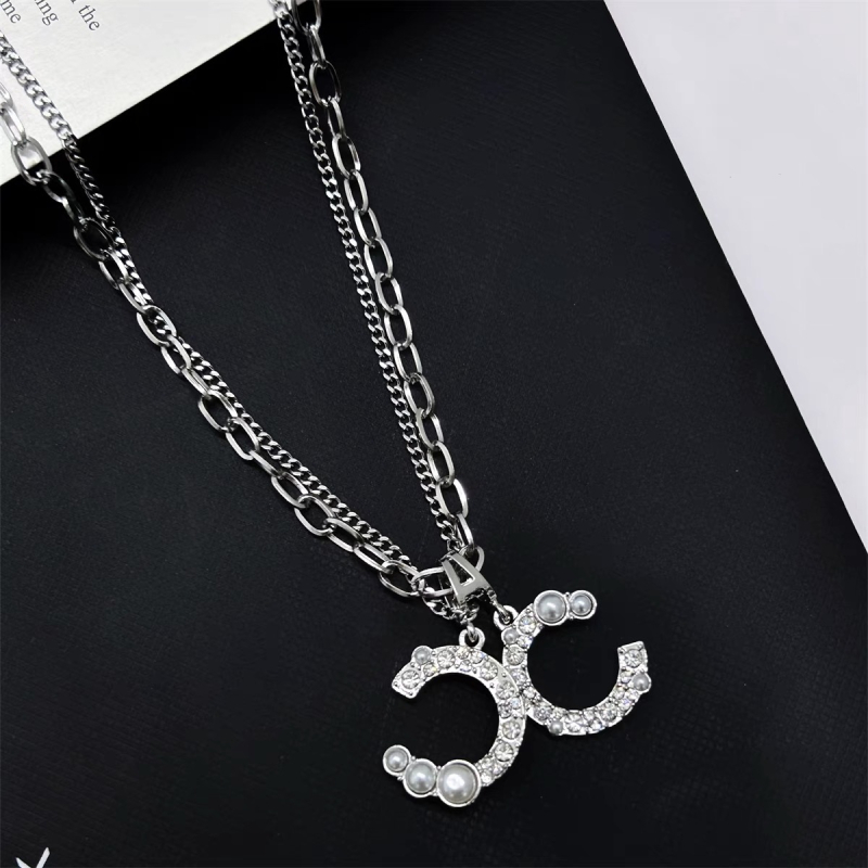 Colier cu litera C dublă, design ușor de lux, aliaj, finisaj diamant, lanț drept, pentru femei, toamna 2024