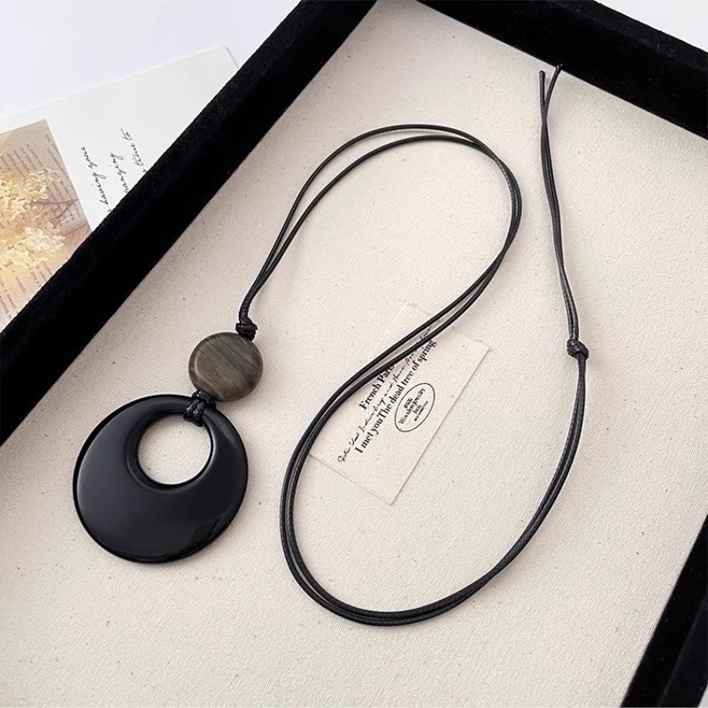 Colier cu pandantiv geometric rotund, lanț de tip colier, finisaj polizat, ușor (~6 g), stil japonez-coreean