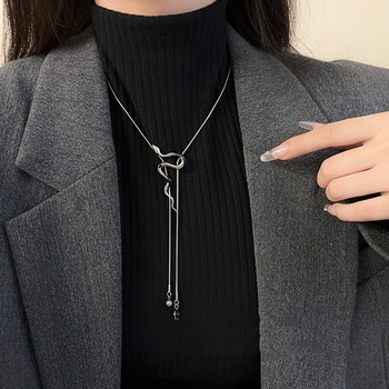 Colier din oțel titan pentru femei – în formă de șarpe, cu mai multe straturi, lanț regulat, greutate 6 g