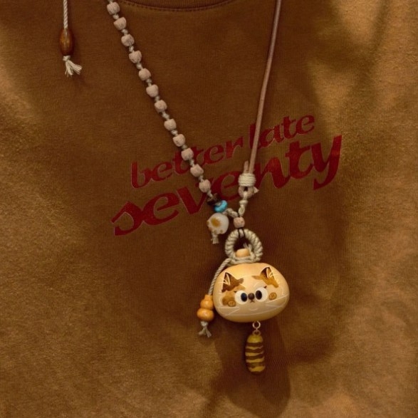 Colier cu pandantiv pisică, rășină, pandantiv din lemn, circumferință 51-60 cm