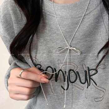 Colier cu funda și ciucuri, lanț tip grâu din cupru, pandant din aliaj, placare electroplată – Toamnă 2024