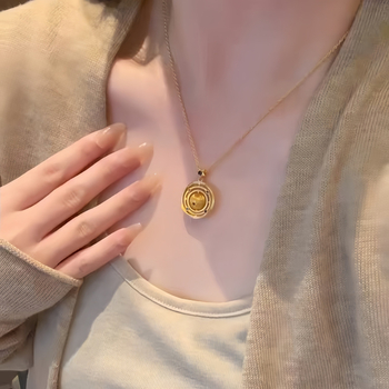 Colier din cupru cu lanț Chopard – pandantiv geometric în formă de constelație/stea