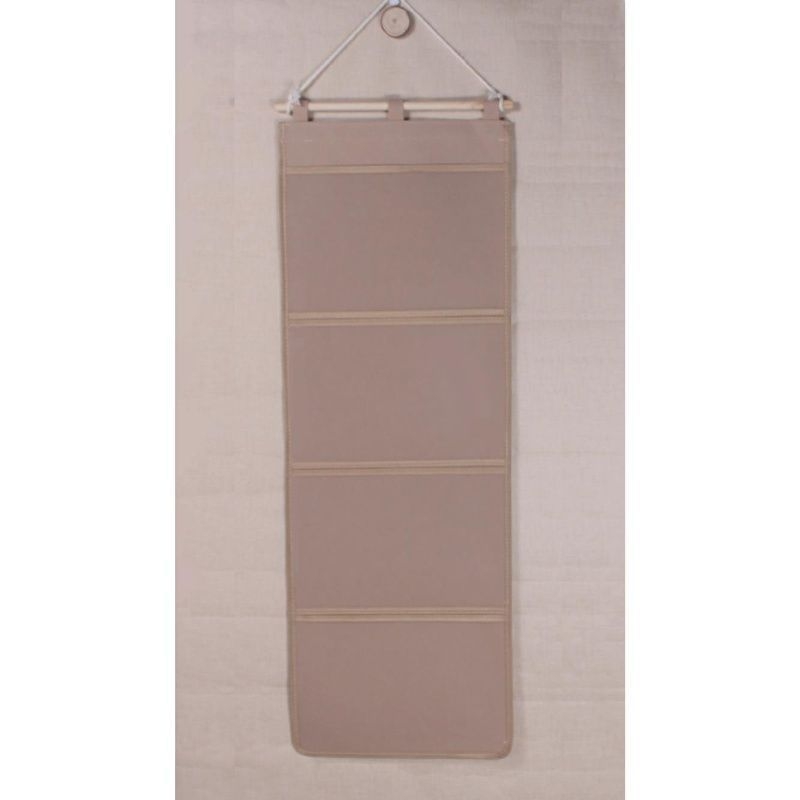 Nem szőtt anyagból készült akasztós táska gyerekek rajzainak és házi feladatainak osztálytermi kiállításához