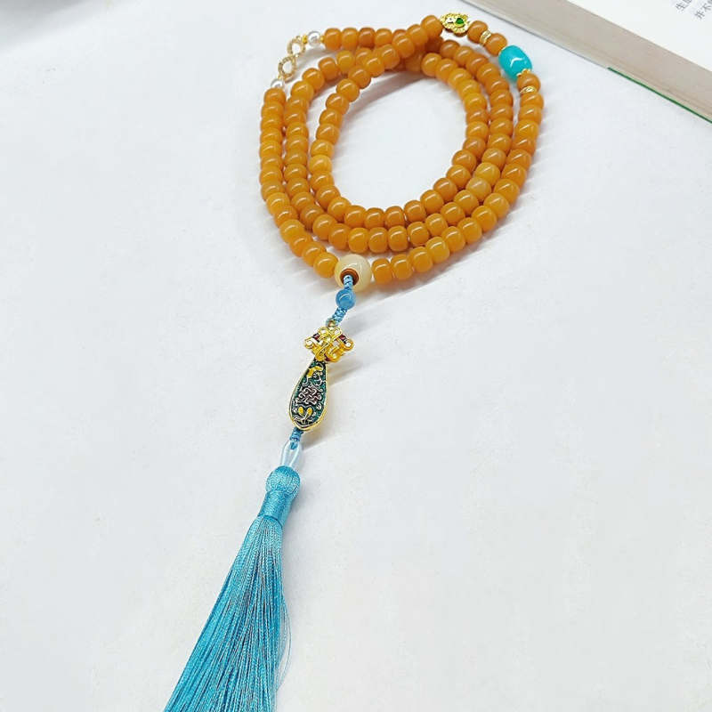 Ogrlica od perli s Bodhi privjeskom, u tikvasta obliku, s lancem od koralja; materijali Bodhi, chalcedon i biseri; obujam 31–40 cm