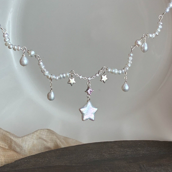 Geometriai formájú nyaklánc cink-ötvözet bojtos függővel, elektroplatírozott felülettel